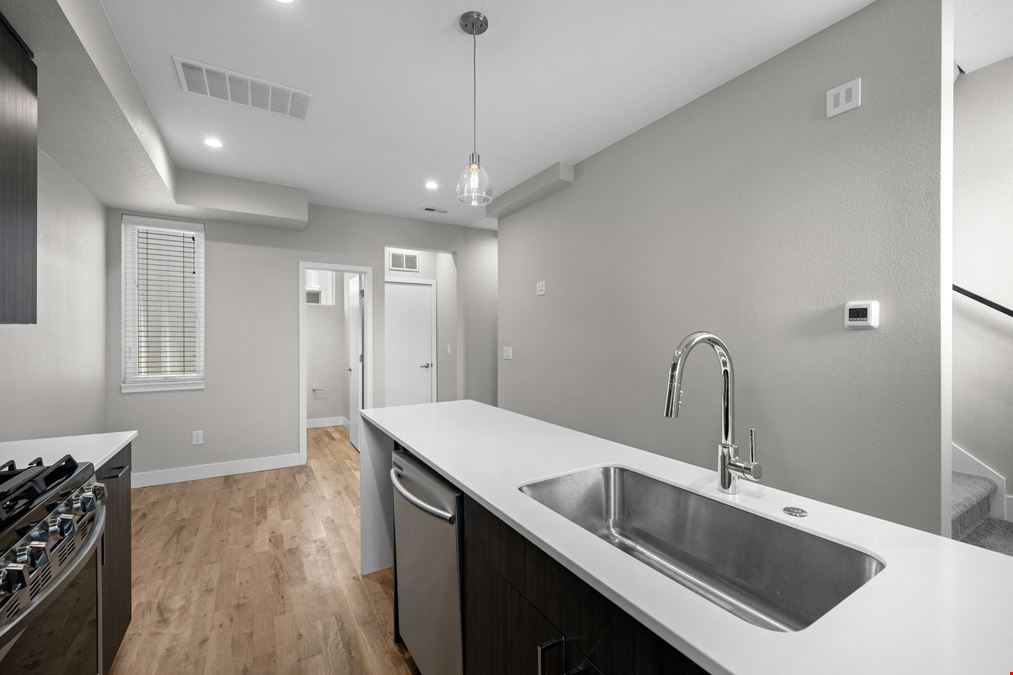 5151 - 5171 W 10th Ave