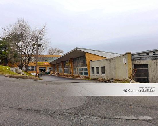 Preview of Industrial space for Rent at 395 Broad Avenue