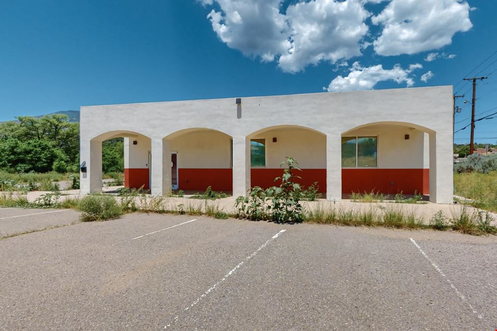 RARE PRIME TIJERAS BUILDING CLOSE TO I-40