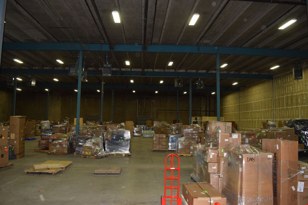 20,864 SF warehouse with dock high and drive-in loading doors for sublease