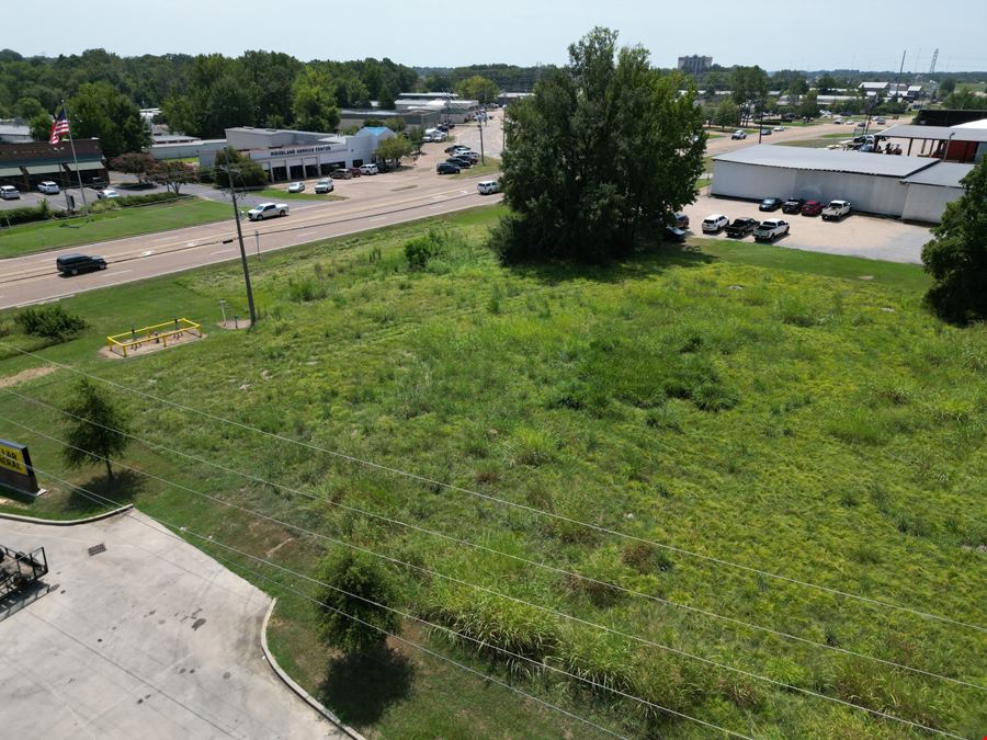 Highway 51 Retail Pad