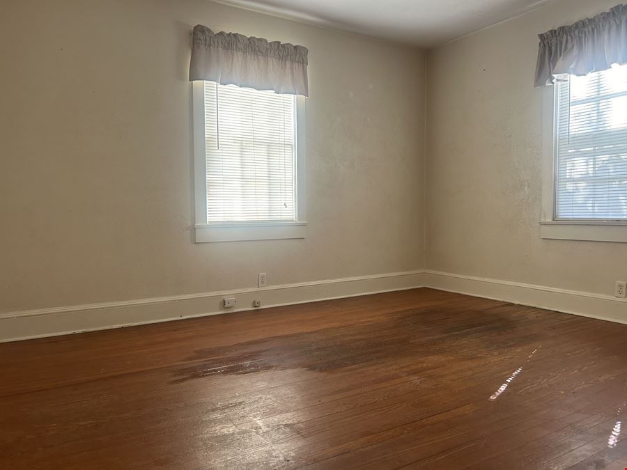 Commercial Building available on Palmetto st.