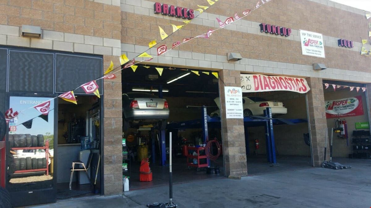 Circulo Mercado Two-Tenant Commercial