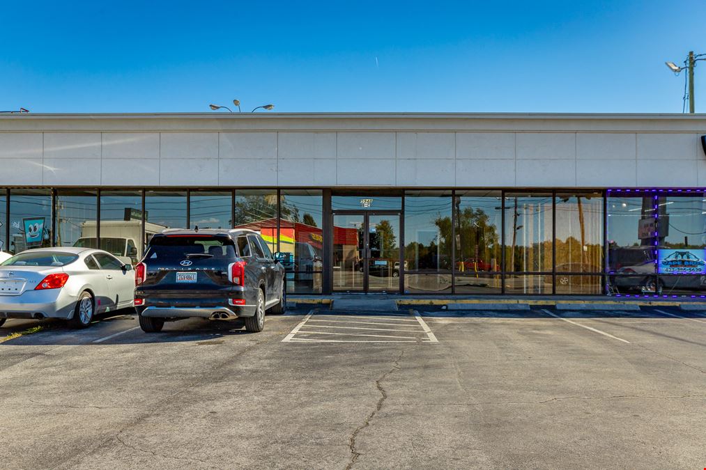 Royal Oaks Plaza