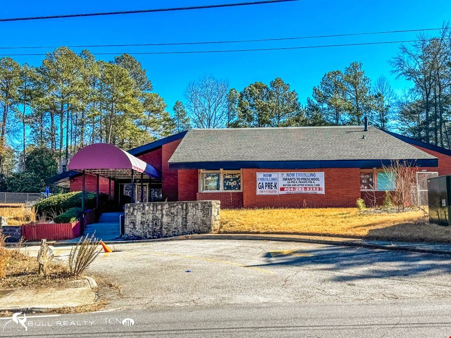 ±9,014 SF Daycare Building Opportunity