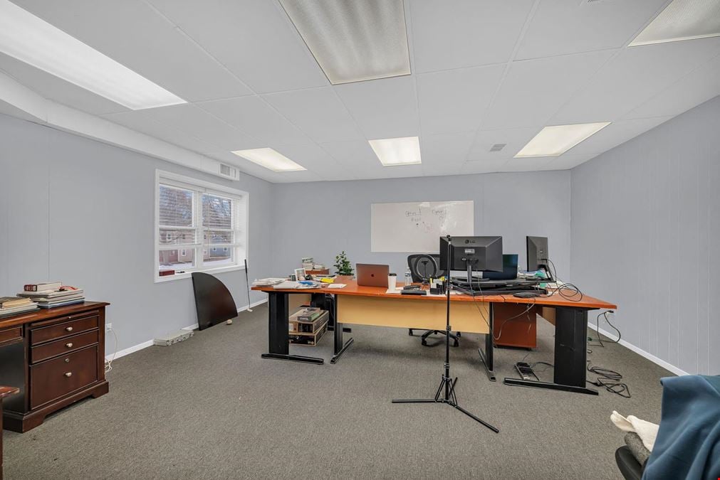 3S340 Rockwell St, Unit 201 - 2nd Floor South, Warrenville, IL 60555
