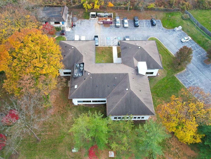 1700 Russell Rd