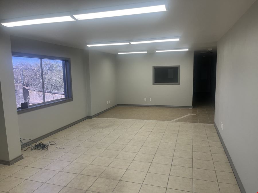 Shop, Office, & Yard w/ ±256' of W Hwy 80 Frontage!
