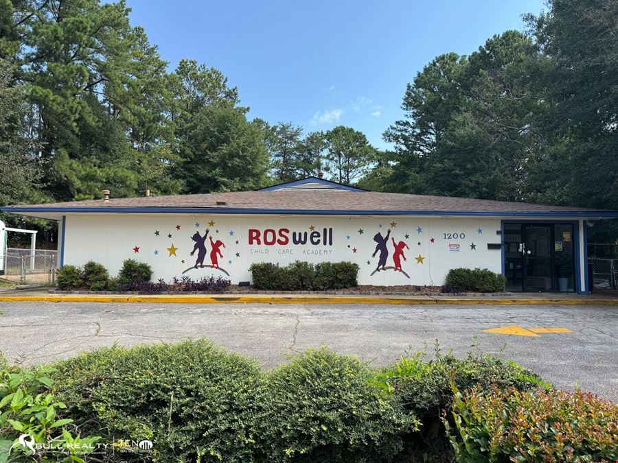 ±4,655 SF Occupied Commercial Building