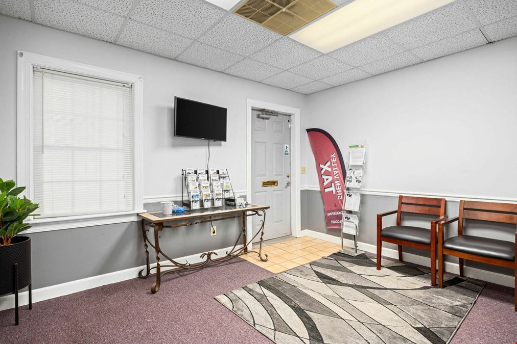 FIRST FLOOR OFFICE SPACE AVAILABLE
