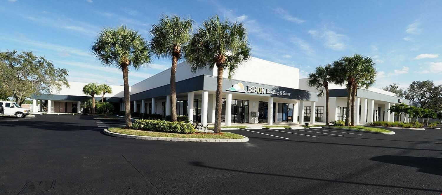 Dixie Commercial Plaza