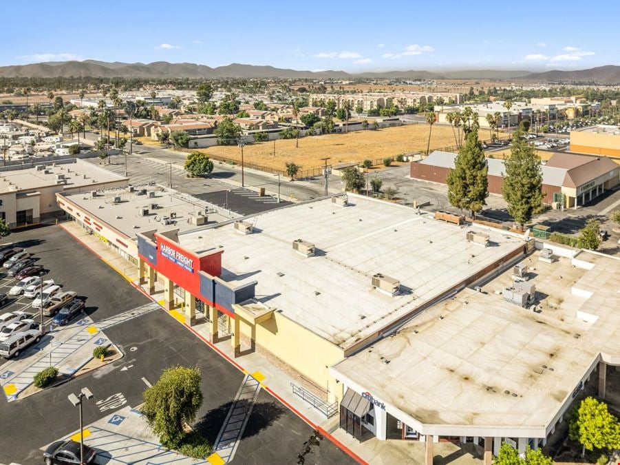 Single Tenant Harbor Freight in Hemet, CA