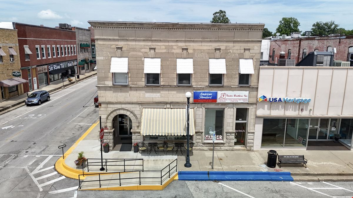 600 Broadway St