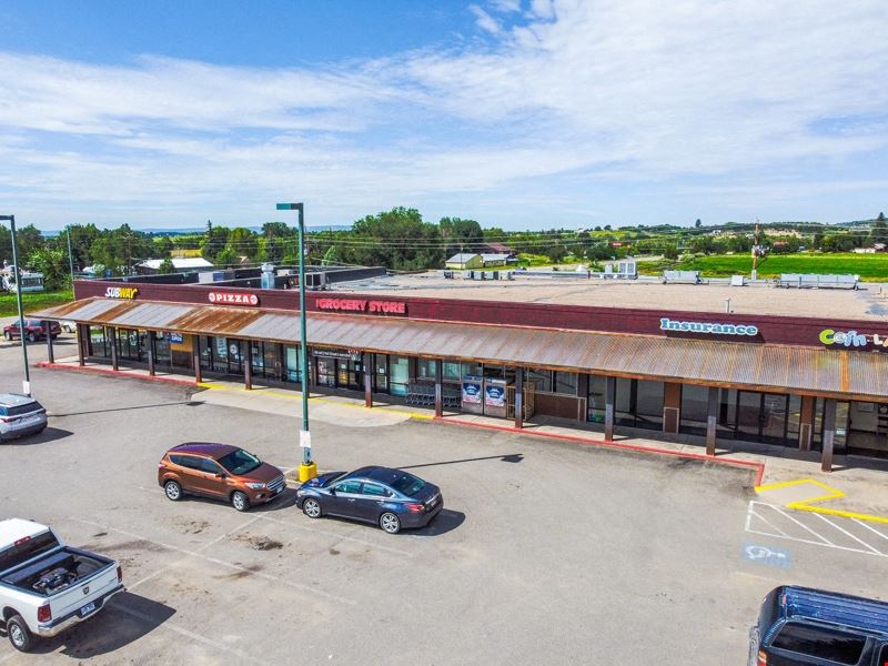 Retail Center with Profitable Grocery Store