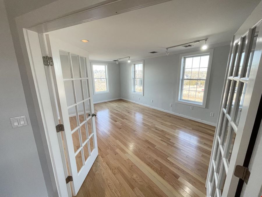 4 Broadway Avenue Groton CT 