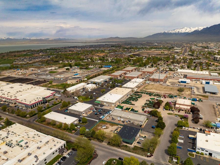 Rare 7,613 SF Owner-User Office/Warehouse