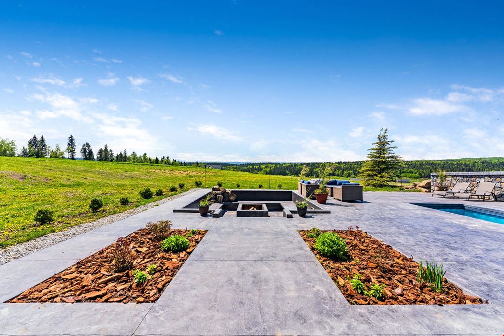 Gorgeous 2-Storey ±7,000 SF Luxury Private Residence on 8.75 Acres