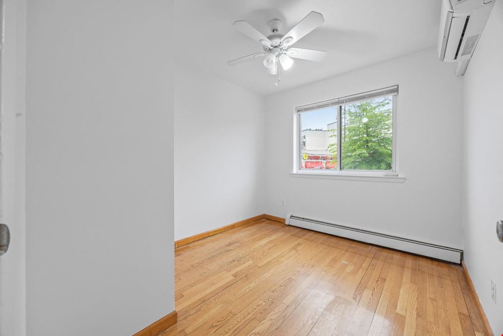 22-47 Harman St