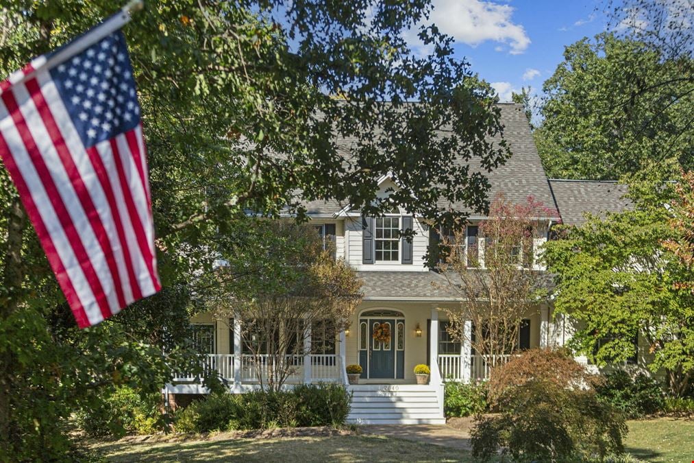 BEAUTIFUL HOME IN WOODLAND ESTATES