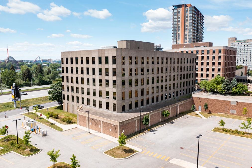 25 Lafayette