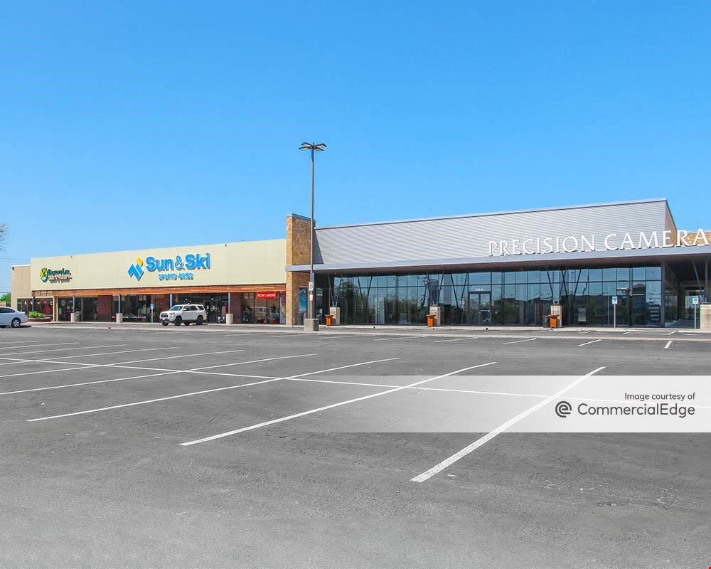 West Anderson Plaza