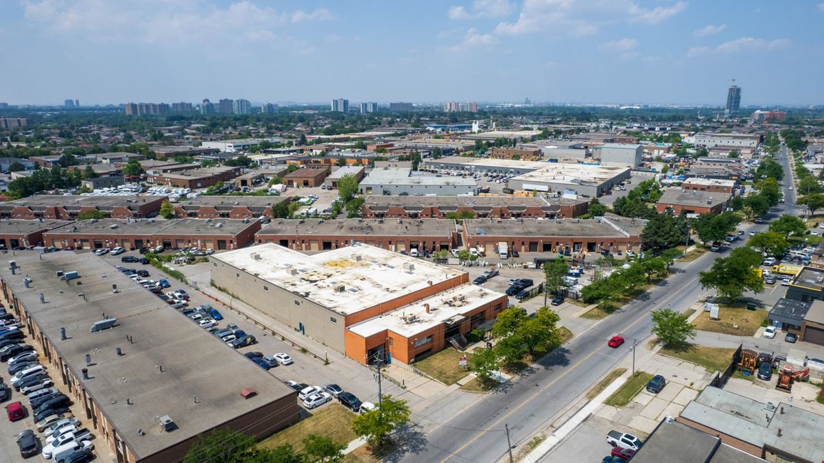 157 Toryork Dr, North York, ON M9L 1X9