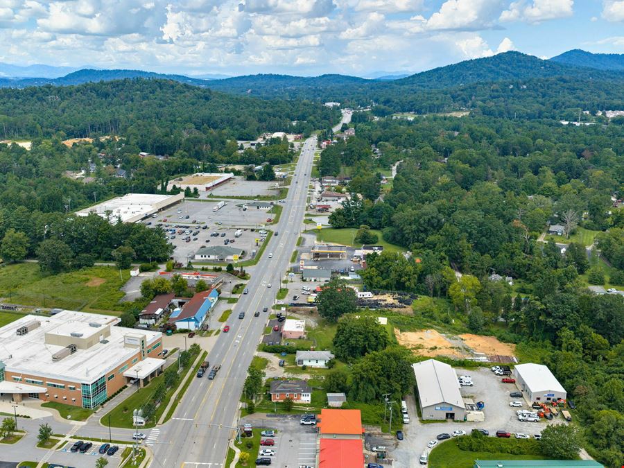 2652 Hendersonville Rd.,