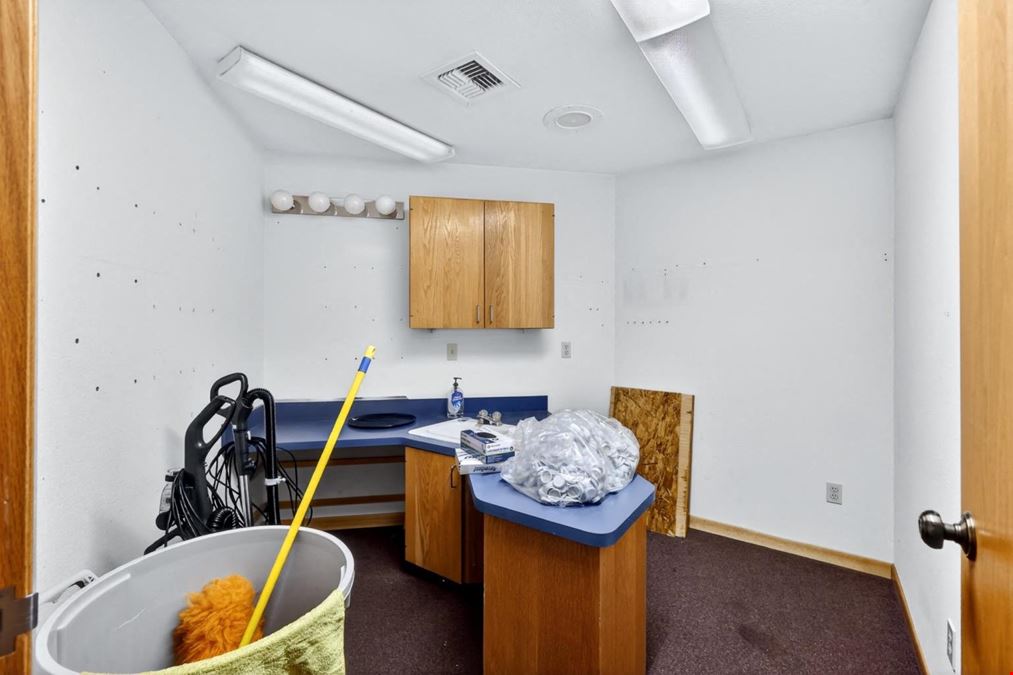 950 W. Ironwood Dr. #1
