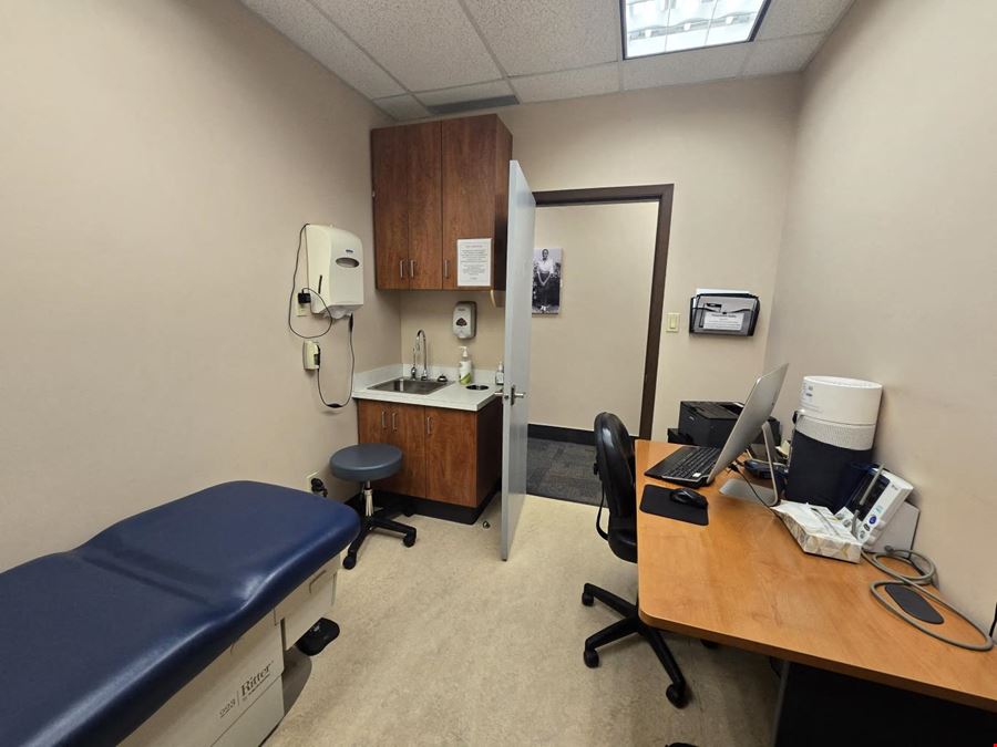 Bearspaw Plaza: Medical Office Space