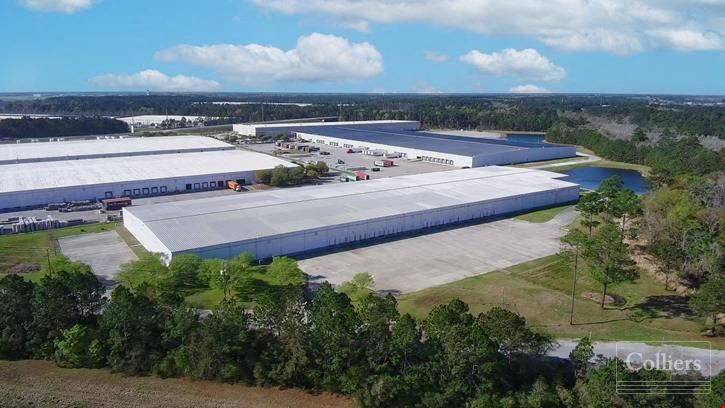 ±176,400 SF Warehouse Building for Sublease