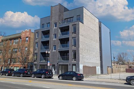 Preview of commercial space at 2212 West Lawrence Avenue