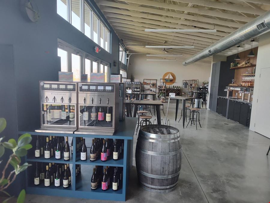 Seneca Lake - Wine Tasting Center
