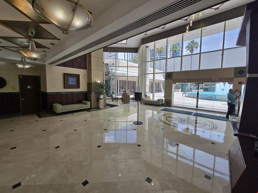 PREMIER OFFICE: Amazing opportunity to lease!