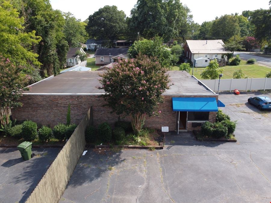 FOR LEASE - 2913 Governors Drive