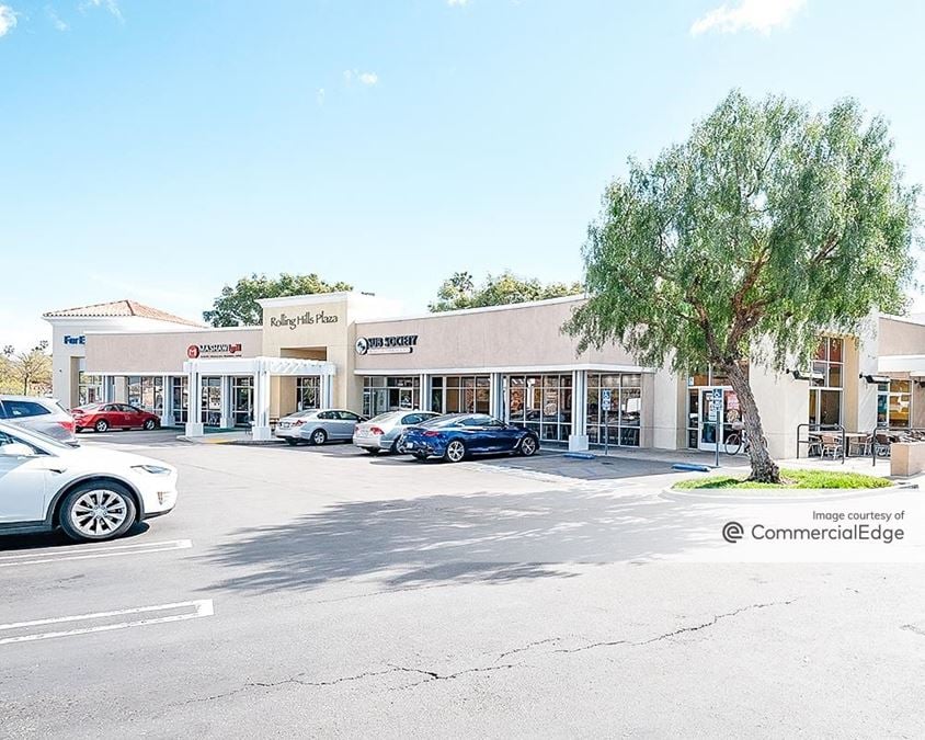 Rolling Hills Plaza - 2591 Airport Drive