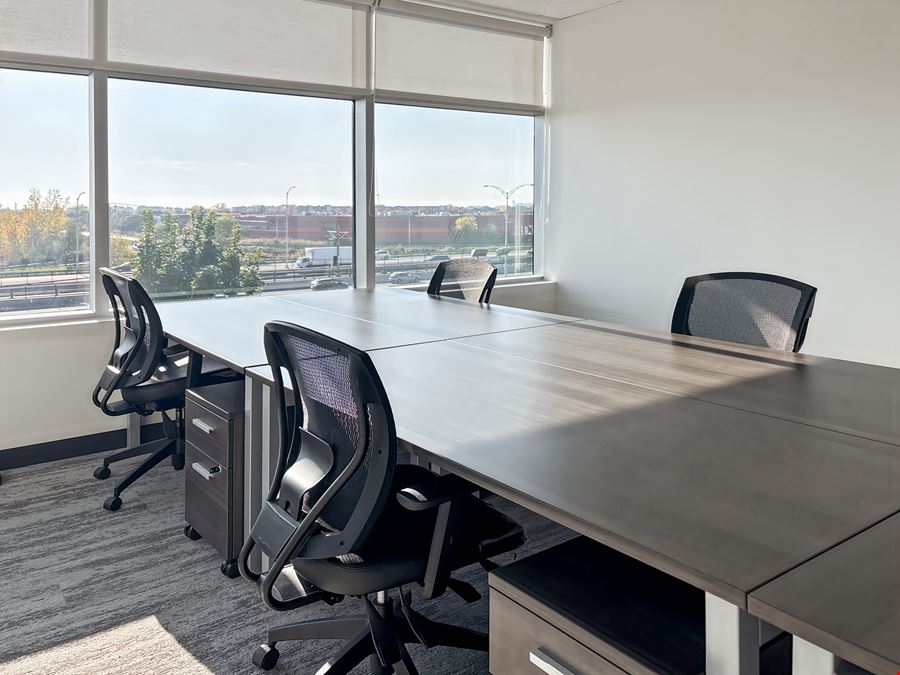 Regus - Brossard - 4605 Lapinière Boulevard