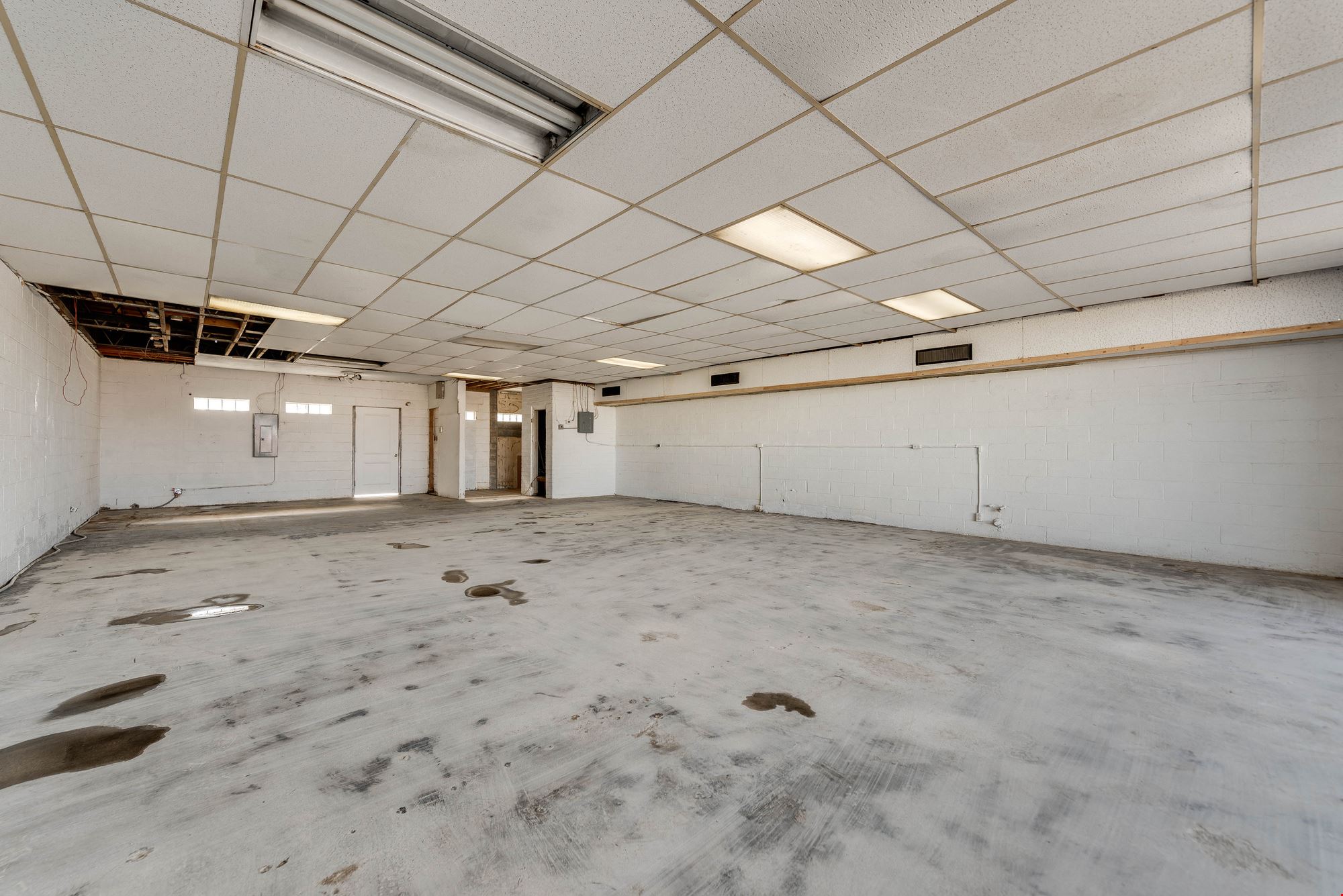 Customizable Office/Retail Space