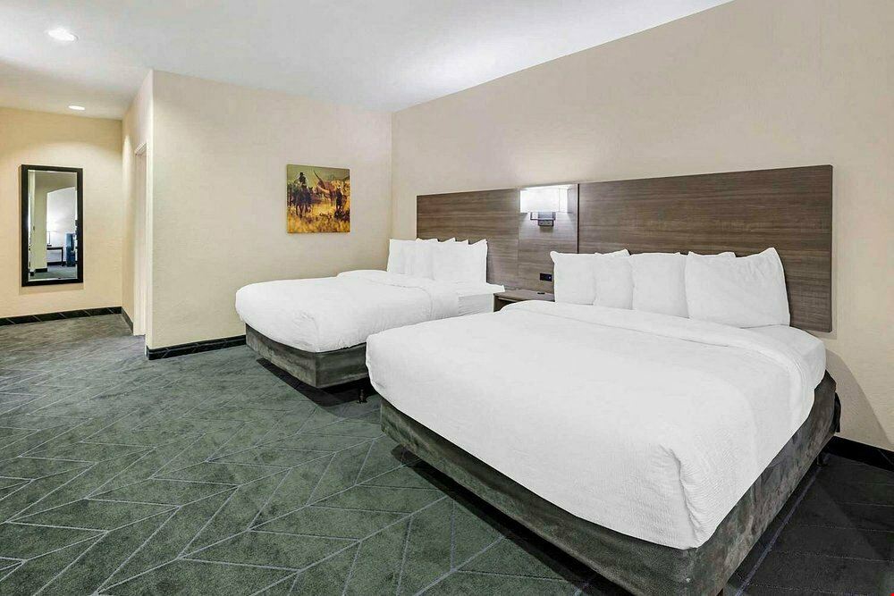 Lubbock West Inn & Suites