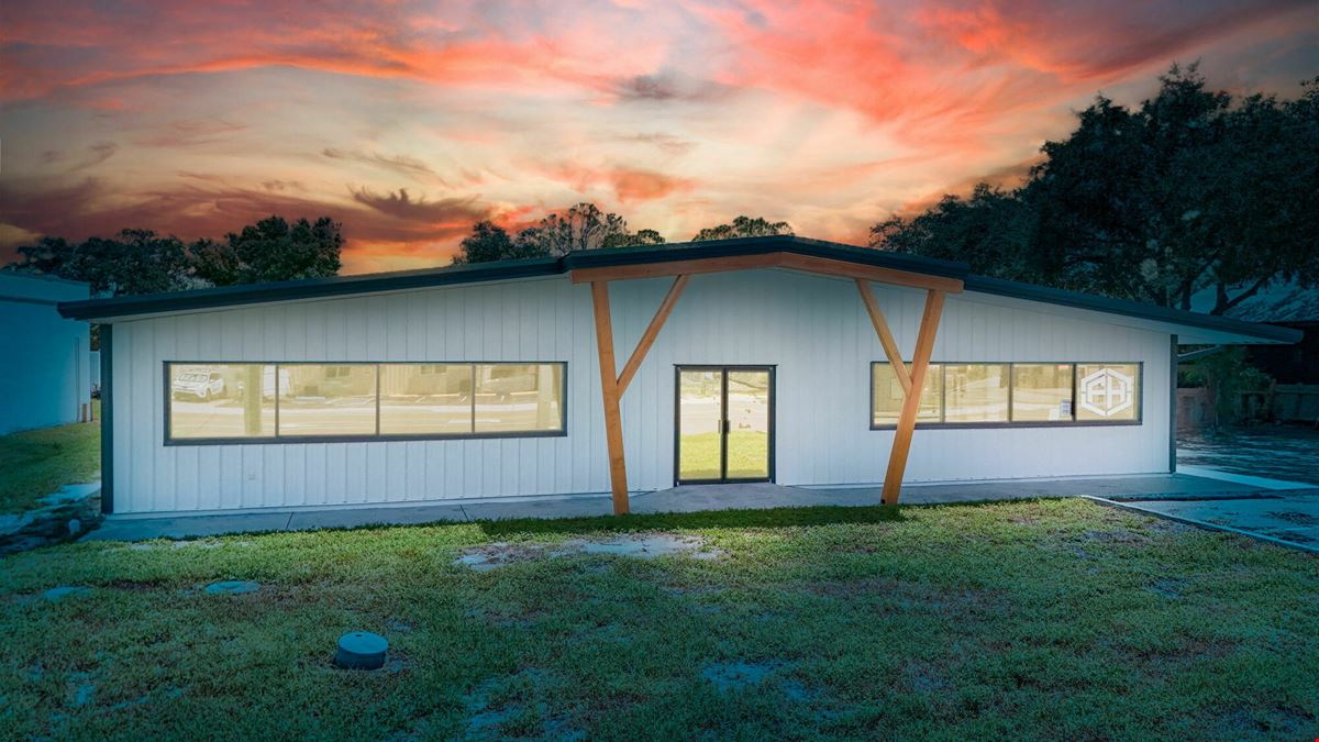 Cattlemen Road Industrial Building with retail showroom