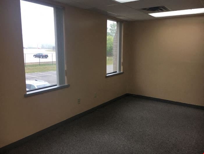 Professional Office Suite Near I-96
