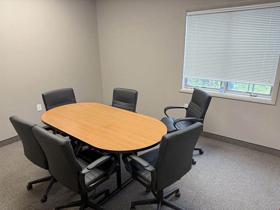 Executive Office Suite For Lease