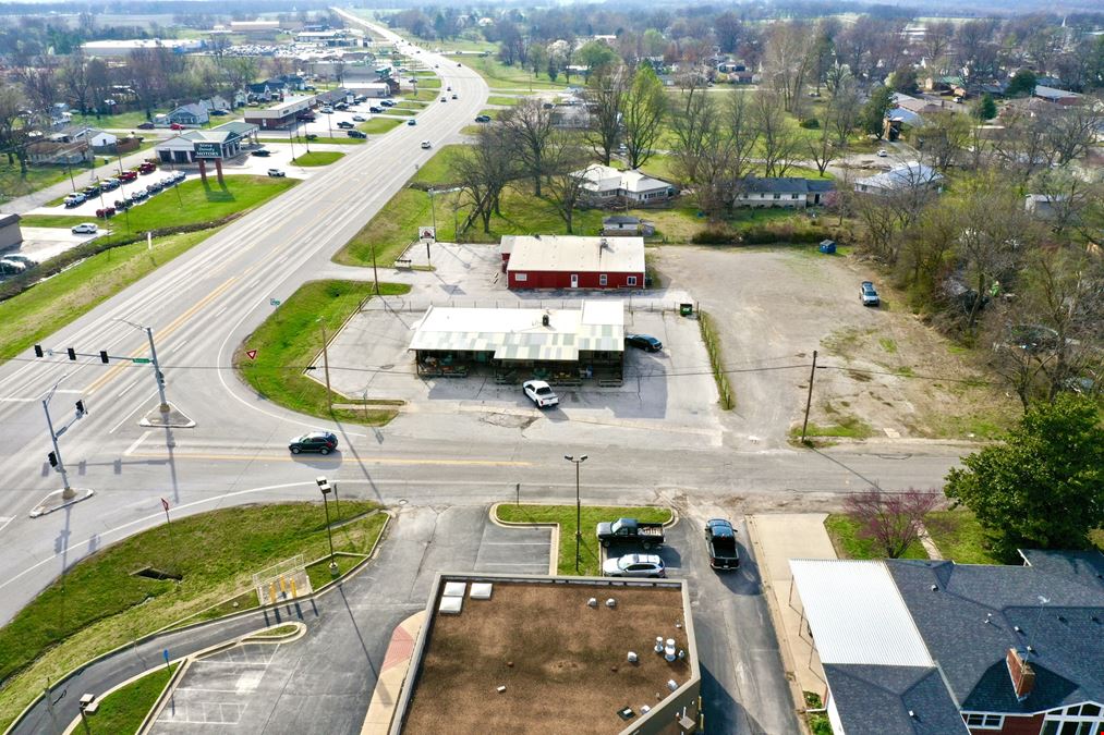 3,960 SF Restaurant Building + Lot For Sale in Mt. Vernon
