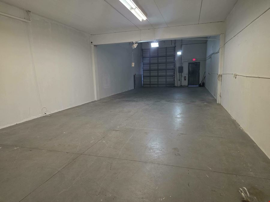 Contractor's Business Park: 1800sf Flex Condo for Sale