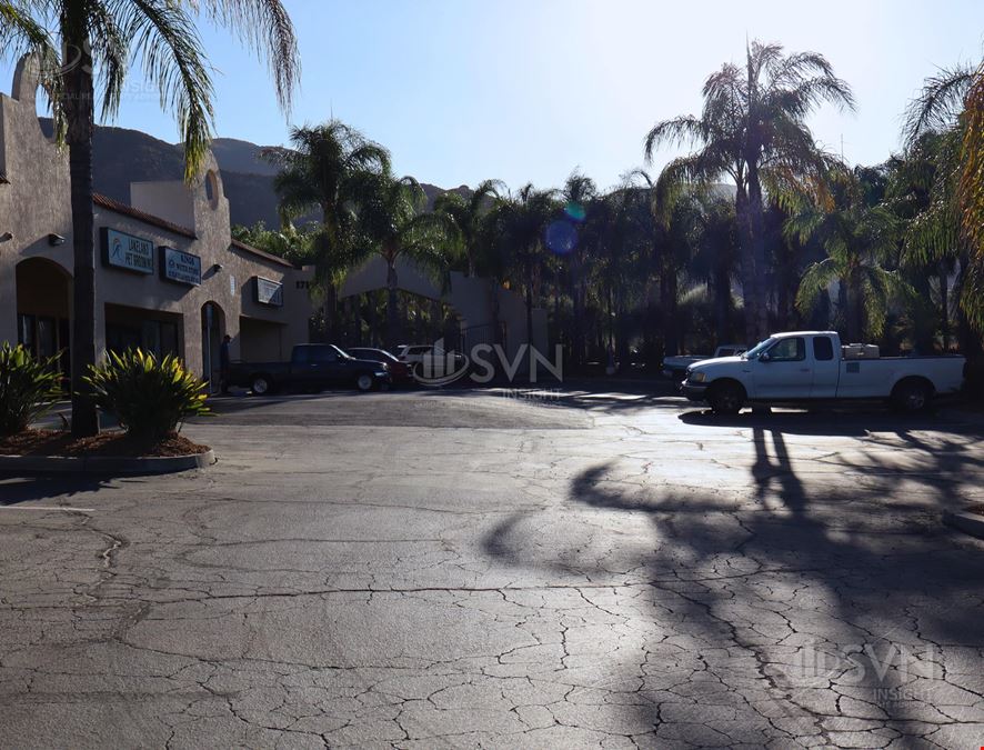 Lakeland Village Plaza