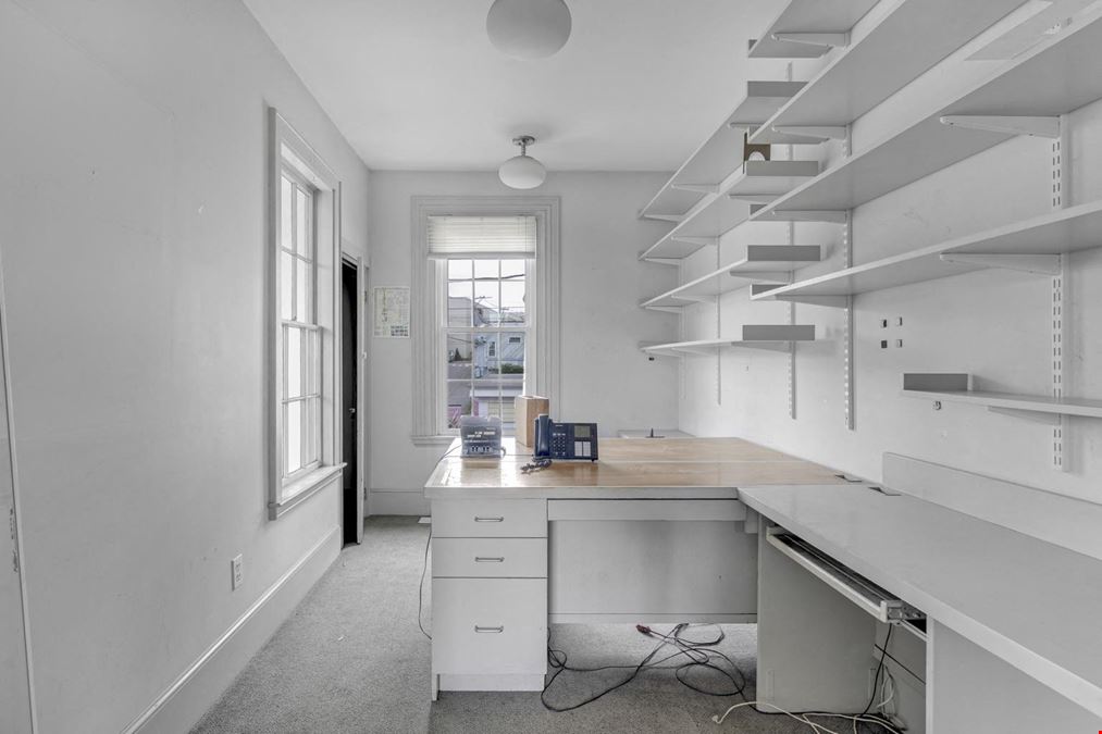 11 Mechanic St
