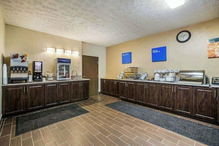 Comfort Inn & Suites Fairborn OH