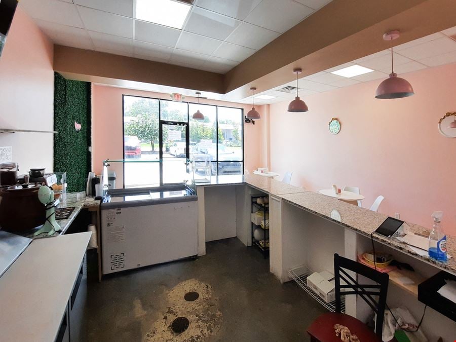 Retail Suites Fronting O'Neal Lane