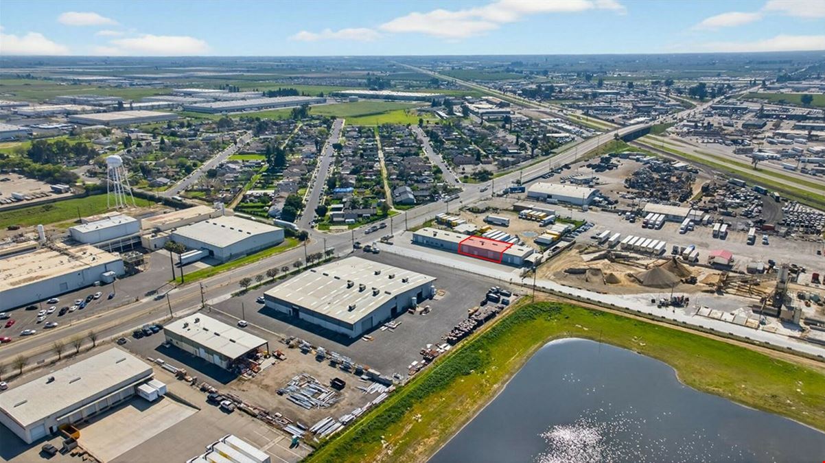 Move-In Ready Office/Warehouse in SE Fresno