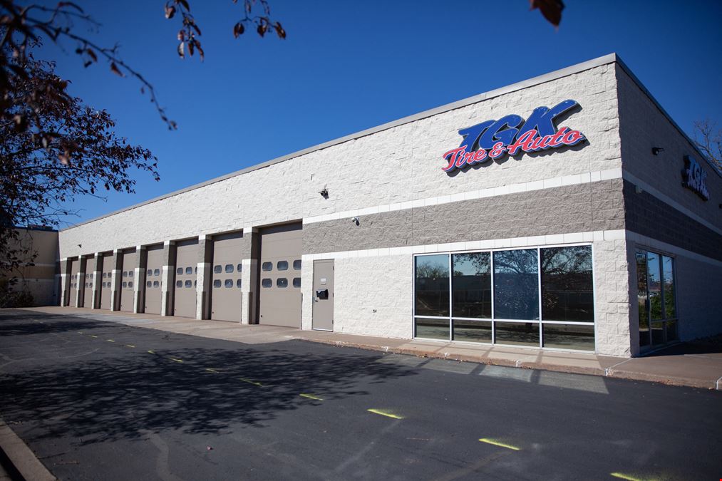 Space for Lease in Arden Hills | Automotive, Warehouse, Fitness User Opportunity