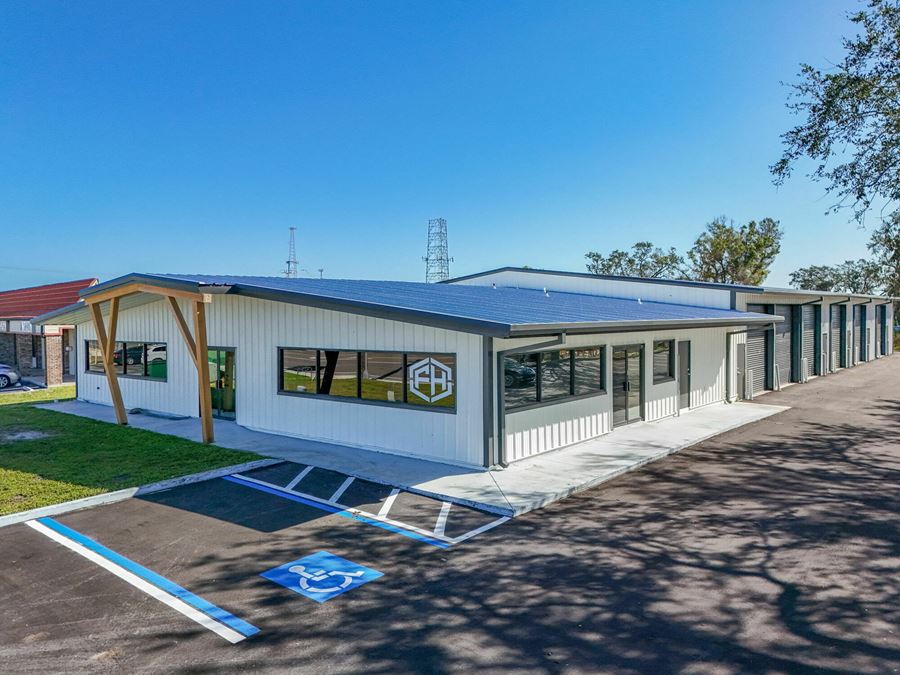 Cattlemen Road Industrial Building with retail showroom